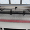 آلة قطع النقش بالليزر للجلد CNC 1610 قطع القماش برؤوس مزدوجة بنظام التغذية الأوتوماتيكي